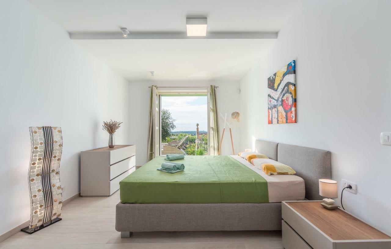 Design And Luxury Villa With Pool Kukci Luaran gambar